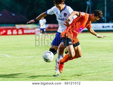Sisaket Thailand-july 23: Santirat Viang-in Of Sisaket Fc. (orange) In Action During Thai Premier Le