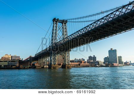 Manhattan bridge on summer day