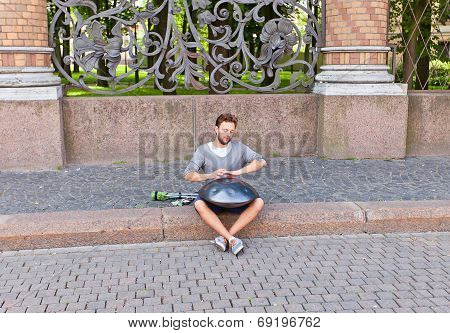 Hang Player In Saint Petersburg, Russia