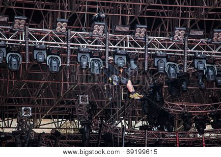Stage Riggers