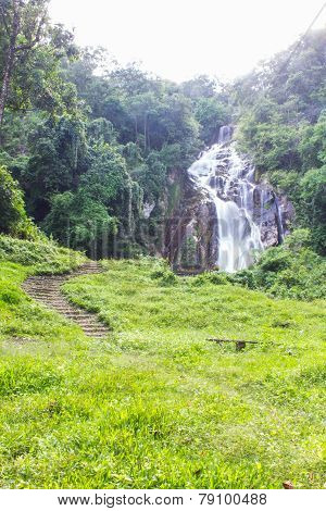 Mae Tia Waterfall, Ob Lung National Park In Chiangmai Thailand