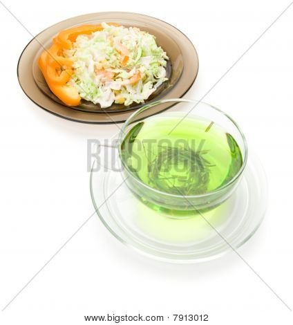 차와 Salat 접시 컵