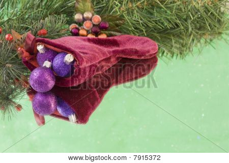Bordó harisnya, lila Baubles