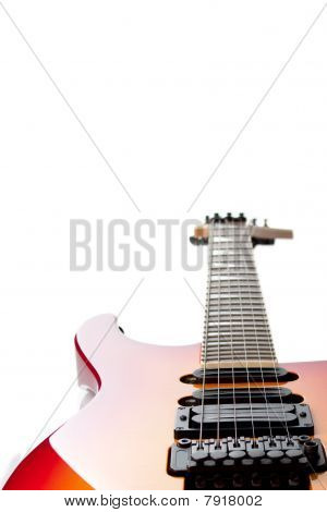 Une guitare à six cordes