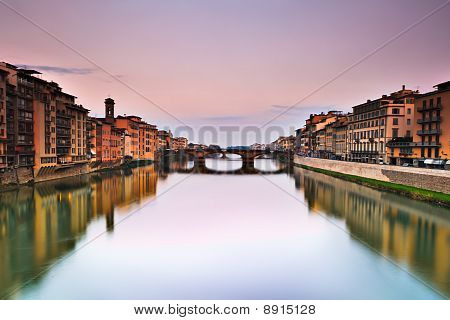 Unten am Fluss Arno