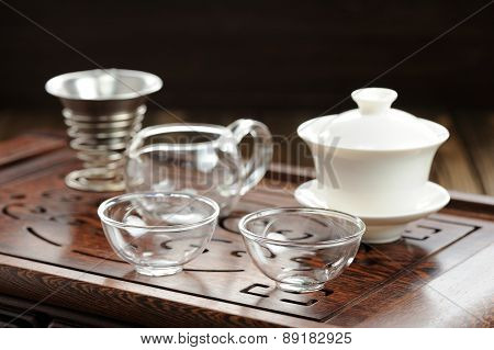 China Tea Ceremony With Haiwan And Glass Teaware