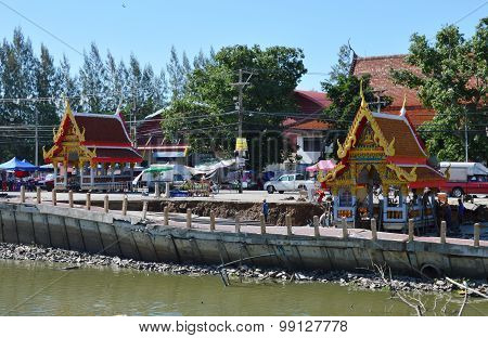 pier collapse from dry canal