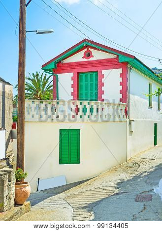 The Colorful House