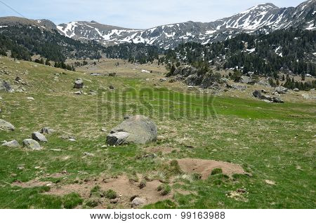 In The Upper Part Of The Vall-de-madriu-perafita-claror There Are The High-altitude Valleys With Gre