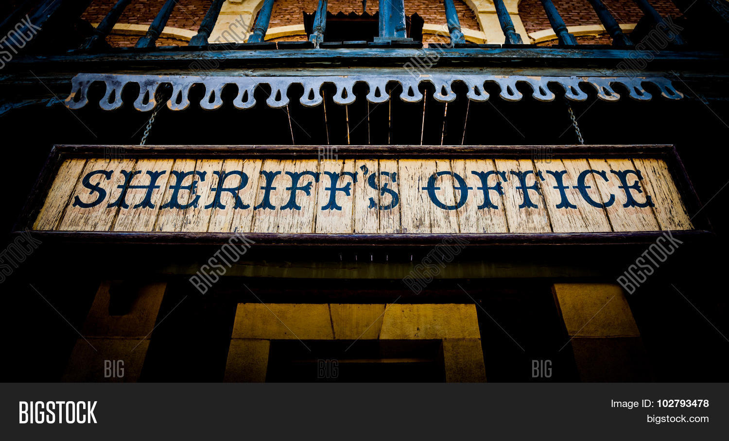 Античное городское граффити. Граффити шериф. Сад дружбы граффити. Шериф граффити. Sheriff граффити.