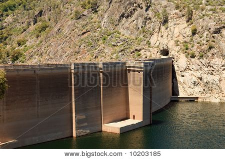 Hetch Hetchy Dam