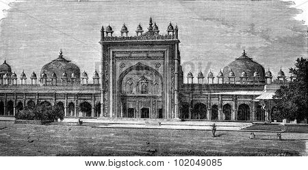 Mosque of Dargah at Fatehpur Sikri, vintage engraved illustration. Le Tour du Monde, Travel Journal, (1872). 