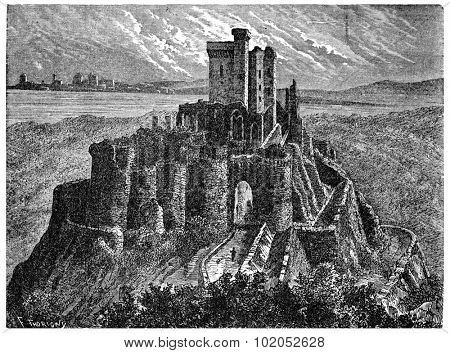 Arques castle ruins with its keep, vintage engraved illustration. Industrial encyclopedia E.-O. Lami - 1875. 