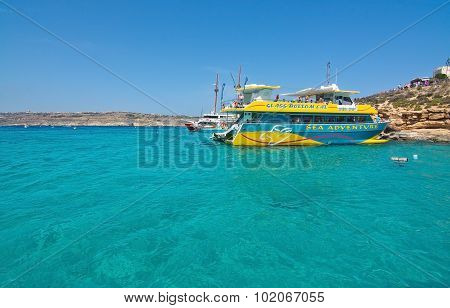 Tour Boats Blue Lagoon
