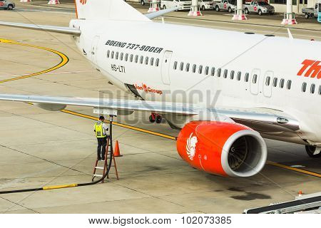 Underwing Fueling