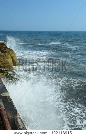 Waves at Harbour