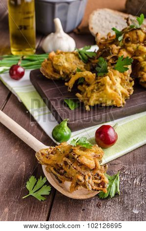 Crispy Onion Bhajis
