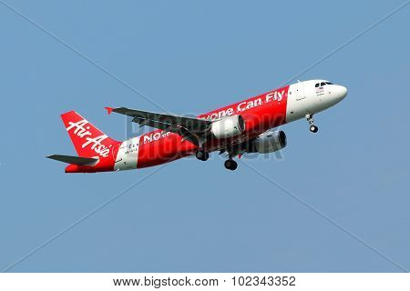 Airbus A320-216 takeoff to Chiangmai airport