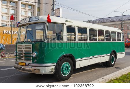 Old Bus Zil-158