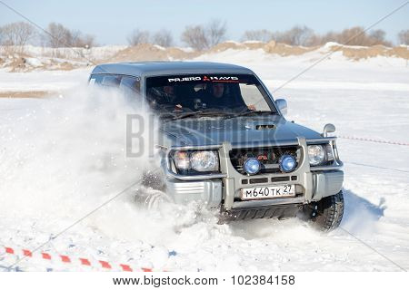 Khabarovsk, Russia - January 31, 2015: Old Mitsubishi Pajero During Off Road Winter Sprint Race