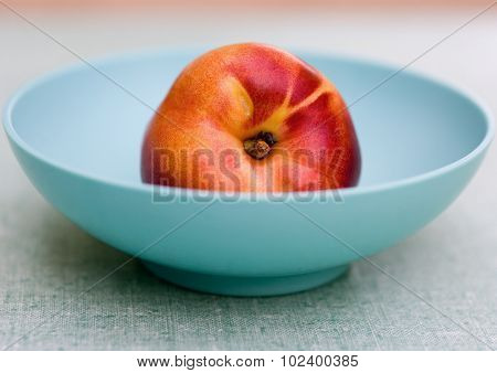 Nectarine in a bowl