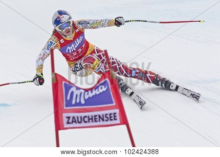ZAUCHENSEE AUSTRIA. 08 JANUARY 2011.  Lindsey Vonn (USA) speeds down the course competing in the downhill race part of FIS Alpine World Cup, in Zauchensee Austria.