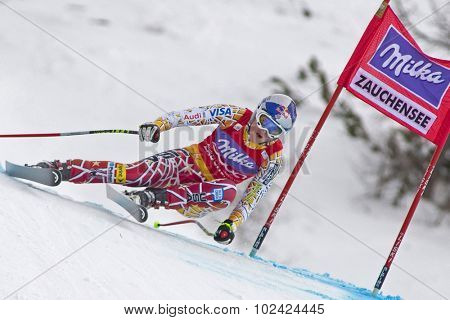 ZAUCHENSEE AUSTRIA. 08 JANUARY 2011.  Lindsey Vonn (USA) speeds down the course competing in the downhill race part of FIS Alpine World Cup, in Zauchensee Austria.
