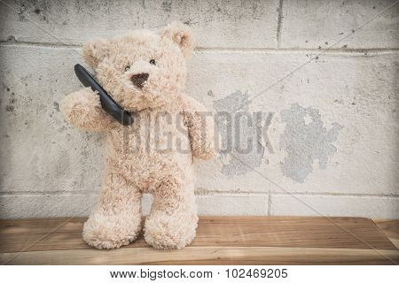 Teddybear on the phone