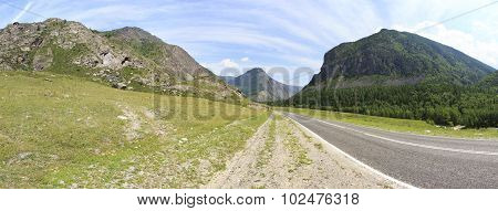 Beautiful panorama of Chuysky Trakt in Altai Mountains.