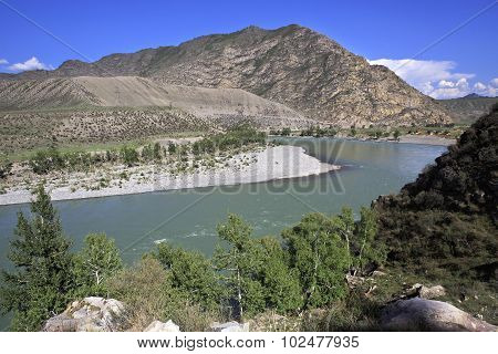 Mountain river Katun along Chuysky Trakt