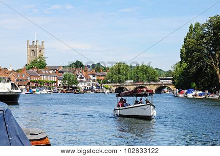 View along the river, Henley-on-Thames.