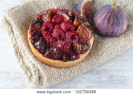 Figs And Raspberries Pie