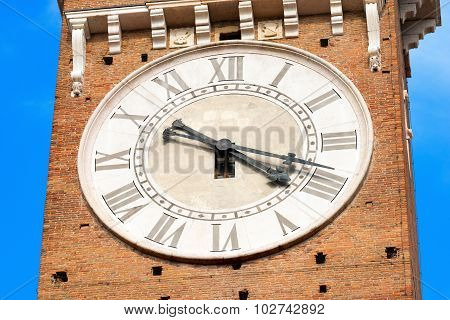 Lamberti Clock Tower - Verona Italy