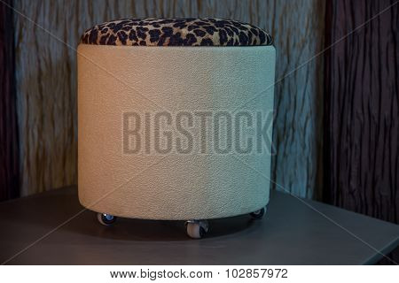 Leather round chair