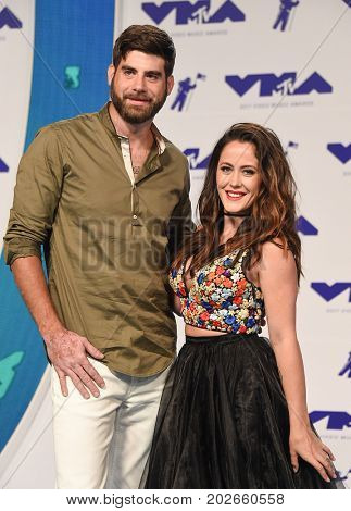 LOS ANGELES - AUG 27:  Jenelle Evans and David Eason arrives for the MTV Video Music Awards 2017 on August 27, 2017 in Inglewood, CA                