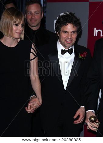 LOS ANGELES - JAN 16: Mark Ruffalo arriva per il 12 ° annuale WB-In stile Golden Globe After Party 