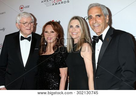 LOS ANGELES - MAY 19:  Phil Donahue, Marlo Thomas, Ann Souder, Tony Thomas at the American Icon Awards at the Beverly Wilshire Hotel on May 19, 2019 in Beverly Hills, CA