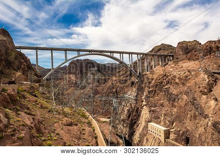 Mike O'callaghan - Pat Tillman Memorial Bridge Connecting Arizona And Nevada Over Colorado River, Ne