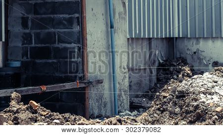 String Line Guide Taut-line On Construction Site To Guide Alignment Snapping Marking Main Structure 