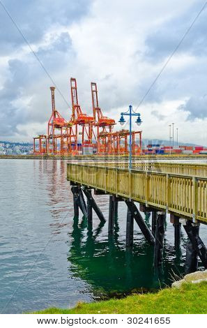 Se på Vancouver Port fra Portside park i Vancouver, Canada.