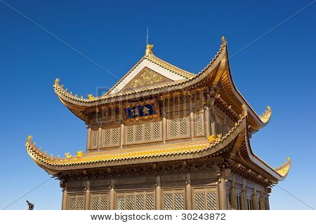 Mont Emei Golden Palace