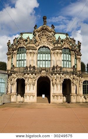 Il padiglione presso la parete nord dello Zwinger