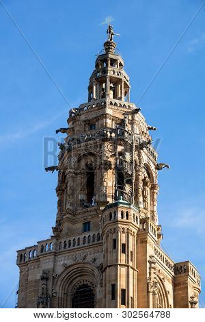 An image of a statue at the top of the Kilian Church in Heilbronn Germany