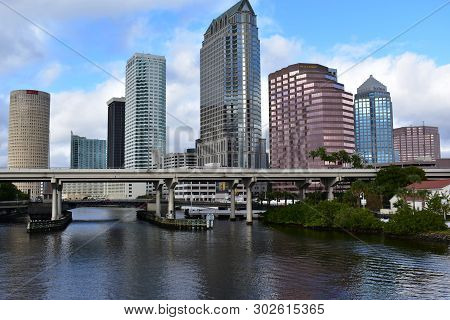 Tampa, Flordia, Usa - January 7, 2017: Downtown Tampa Skyline Over The Hillsborough River
