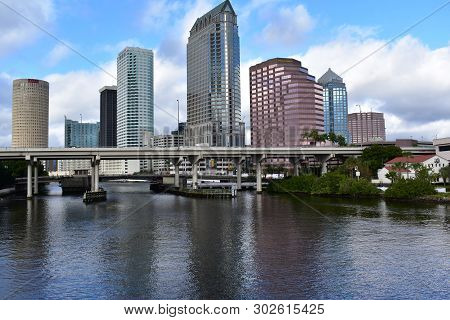 Tampa, Flordia, Usa - January 7, 2017: Downtown Tampa Skyline Over The Hillsborough River
