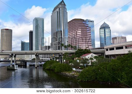 Tampa, Flordia, Usa - January 7, 2017: Downtown City Skyline