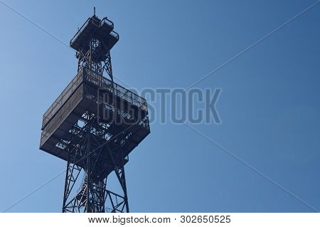 Parachute Tower At Baku Boulevard With Vlue Sky Background