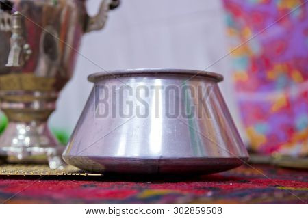 Modern Clean Classic Cast Iron Dutch Oven Or Pot With Pan Cover. Old Cast Iron .