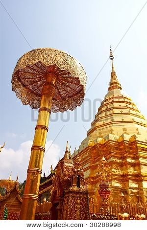 Buddhistický chrám Wat Phrathat Doi Suthep v Chiang Mai, Thajsko