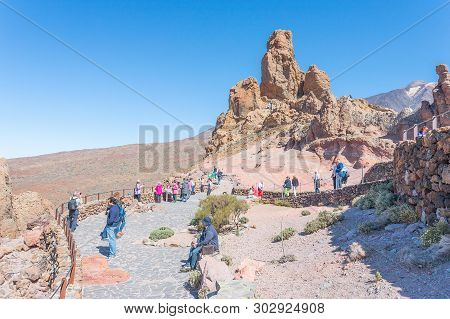 The National Park of Las Canadas  del Teide  20, April,2019. Tourists enjoying the view of  valle de